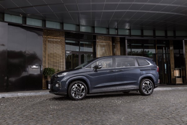 Mua xe 7 chỗ Hyundai Custin được gì?